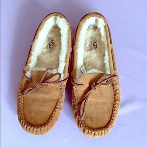 UGG F19010L sheepskin leather boat shoes